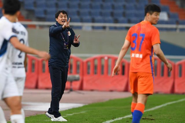 开云体育下载-双杀恩师泰山小胜和谐收场 连破武汉成对手苦主